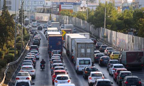 Κίνηση: Μετ’ εμποδίων η κυκλοφορία στον Κηφισό - Πού εντοπίζονται μεγάλες καθυστερήσεις