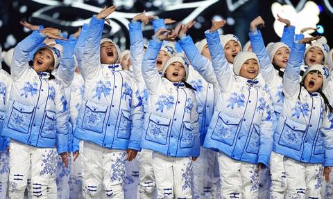 Χειμερινοί Ολυμπιακοί Αγώνες: Συγκλονιστική στιγμή! Η εκτέλεση του Ολυμπιακού Ύμνου στα Ελληνικά
