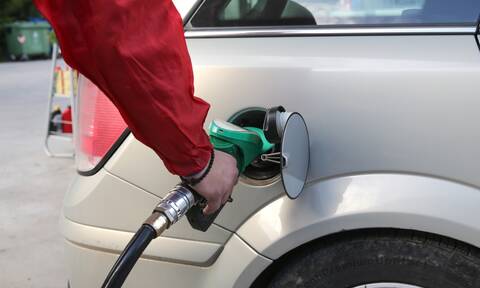 Ασμάτογλου στο Newsbomb.gr: Εκτός ελέγχου οι αυξήσεις στην τιμή της βενζίνης - Πλησιάζει τα 2 ευρώ