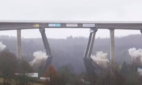 Εντυπωσιακή κατεδάφιση γέφυρας με 120 κιλά εκρηκτικών στη Γερμανία