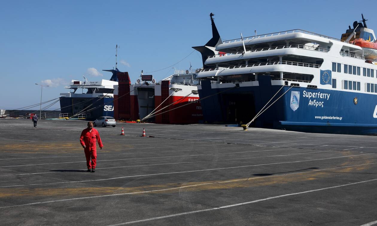 Κακοκαιρία: Ολικό ή μερικό απαγορευτικό απόπλου για τα πλοία από Πειραιά, Λαύριο, Ραφήνα
