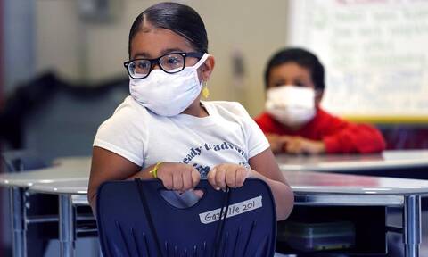 Κορονοϊός - ΗΠΑ: Απαραίτητη η προστατευτική μάσκα στα σχολεία, διαμηνύει ο Λευκός Οίκος