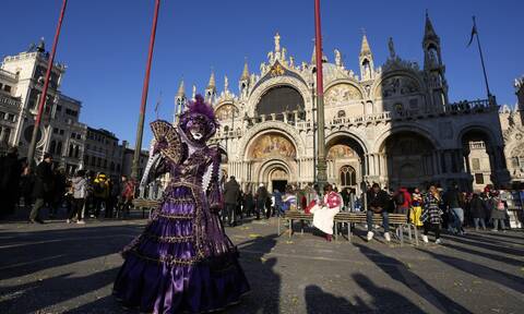 Bενετία: Ξεκίνησε το «καρναβάλι της ελπίδας» στην πόλη των δόγηδων  - Πρεμιέρα μετά από δύο χρόνια