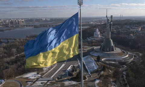 Κρίση στην Ουκρανία: Τα διφορούμενα μηνύματα που στέλνει η Ρωσία και η απειλή κυβερνοπολέμου