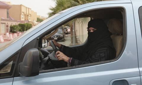 Σαουδική Αραβία: 28.000 υποψήφιες σε μια αγγελία πρόσληψης για 30 γυναίκες μηχανοδηγούς