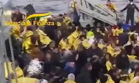 Βίντεο-ντοκουμέντο: Καρέ-καρέ η διάσωση επιβατών του πλοίου Euroferry Olympia από το ιταλικό σκάφος