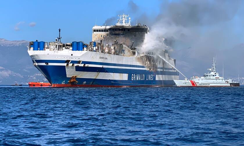 Euroferry Olympia: Πληροφορίες και για άλλους επιζώντες στο πλοίο - Αγωνιώδης επιχείρηση