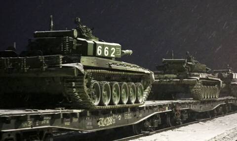 Ραγδαίες εξελίξεις στην Ουκρανία: Άρματα μάχης κινούνται προς το Ντόνετσκ
