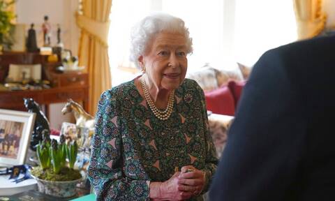 Ανησυχία για την βασίλισσα Ελισάβετ που νοσεί με κορονοϊό: Ακύρωσε διαδικτυακές συναντήσεις