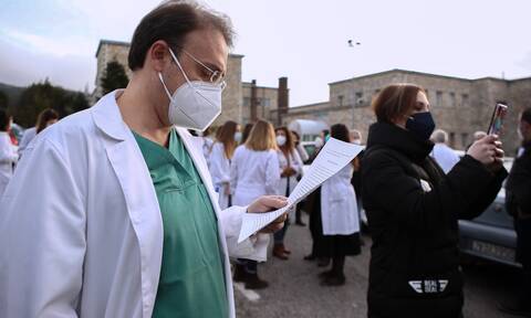 Σε 24ωρη απεργία προχωρούν την Τετάρτη γιατροί και νοσηλευτές στα δημόσια νοσοκομεία