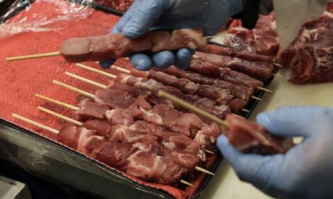 Τσικνοπέμπτη: «Τέτοιες αυξήσεις στα κρέατα έχουμε να δούμε εδώ και 15 χρόνια»