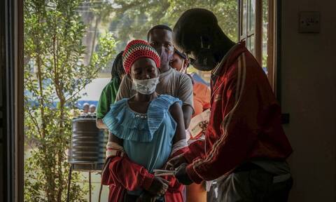 Ουγκάντα: Ξεπερνά σε αυταρχισμό τον Καναδά του Τριντό - Προτείνει φυλάκιση σε μη εμβολιασμένους