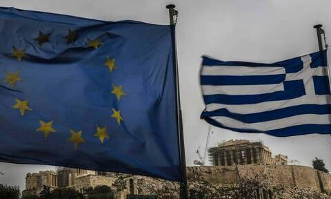 Εύσημα και παρατηρήσεις στην Ελλάδα στην 13η έκθεση ενισχυμένης εποπτείας της ΕΕ