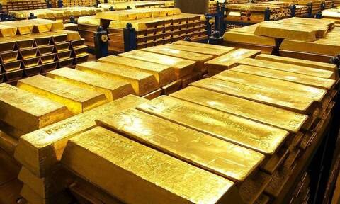 Στα 1.942 δολάρια εκτοξεύθηκε ο χρυσός – Βλέπει πλέον τα 2.000 δολάρια