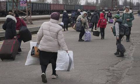 Σχεδόν 11.000 Ουκρανοί εισήλθαν στη Ρουμανία την πρώτη ημέρα της ρωσικής εισβολής