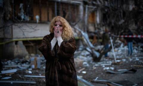 Πόλεμος Ουκρανία: Οι Ρώσοι βομβάρδισαν ορφανοτροφείο στο Κίεβο - Σκληρές μάχες στα προάστια