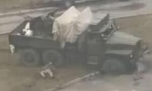 Πόλεμος στην Ουκρανία: Βίντεο ντοκουμέντο - Ρώσοι σαμποτέρ εκτελούνται εν ψυχρώ στο Κίεβο (vid)