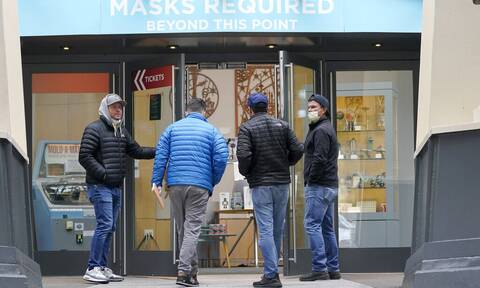 ΗΠΑ – Κορονοϊός: Τα CDC χαλαρώνουν τις συστάσεις για τη χρήση μάσκας