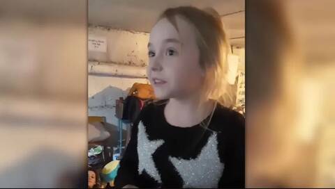 Πόλεμος στην Ουκρανία: Kοριτσάκι τραγουδάει το «Let It Go» στο καταφύγιο και συγκινεί