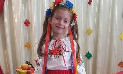 Ουκρανία: 7χρονη σκοτώθηκε σε βομβαρδισμό σχολείου – Προσπάθησε να τη σώσει ο παππούς της