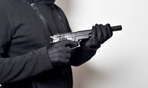 Συμπλοκή στον Ταύρο: «Μπράβος» έστρεψε όπλο κατά ανδρών της Δίωξης Εκβιαστών