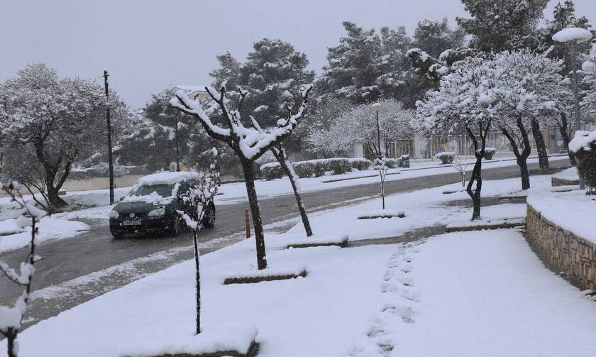 Κακοκαιρία: «Αγριεμένος» ο Φίλιππος με χιόνια και τσουχτερό κρύο - Πού θα χιονίσει τις επόμενες ώρες