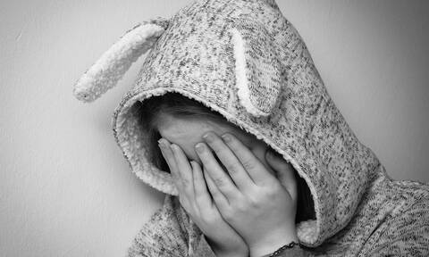Ρόδος: Για υπόθεση βιασμού κατηγορείται η μητέρα μιας 13χρονης και ο σύντροφος της
