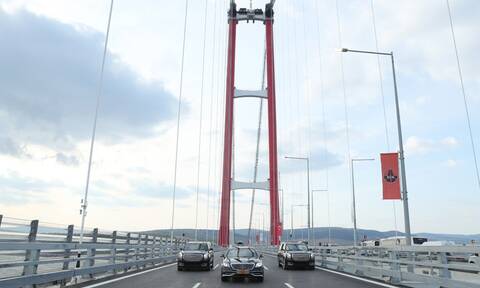 Τουρκία: Ο Ερντογάν εγκαινίασε την πρώτη γέφυρα στα Δαρδανέλια μήκους 4,6 χλμ.