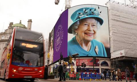 «Επιχείρηση Ελισάβετ»: Γιατί ο κόσμος δεν θα δει τη Βασίλισσα στο μνημόσυνο του Φιλίππου -Τι φοβάται