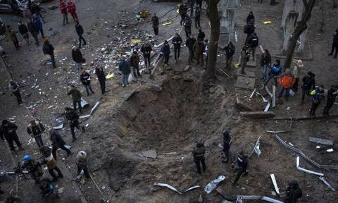 Πόλεμος στην Ουκρανία: Έξι νεκροί από βομβαρδισμό εμπορικού κέντρου