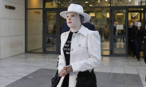 Ιωάννα Παλιοσπύρου: «Είναι όμορφη χωρίς τη μάσκα» - Η αποκάλυψη δύο χρόνια μετά την επίθεση