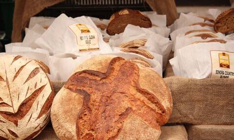 Ρεπορτάζ Newsbomb.gr: Θα πούμε το ψωμί, ψωμάκι - Την επόμενη εβδομάδα το κιλό θα φτάσει στα 2,60€