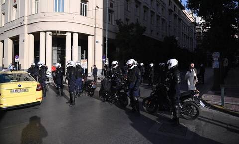 Ένταση με Ουκρανούς και Ρώσους στην Αθήνα μετά από παράλληλες πορείες