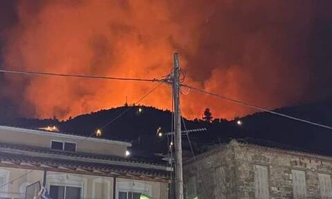 Φωτιά στην Ηλεία: Προληπτική εκκένωση χωριού - Ενισχύθηκαν οι πυροσβεστικές δυνάμεις (vid)