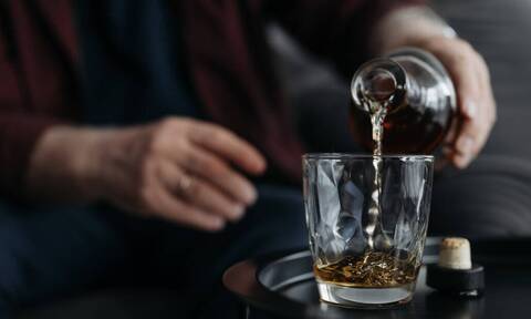 Έρευνα: Πόσο αλκοόλ πίνουμε στην Ελλάδα;