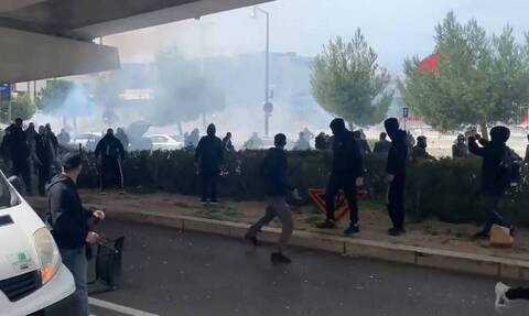 Μαρσέιγ – ΠΑΟΚ: «Χάος» στη Μασσαλία – «Ξύλο» οπαδών πριν τη σέντρα, χρήση χημικών από την αστυνομία