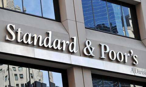 Ο οίκος S&P υποβάθμισε τα ομόλογα της Ρωσίας σε καθεστώς «επιλεκτικής χρεοκοπίας»