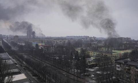 Ουκρανία: Το τάγμα Αζόφ υποστηρίζει ότι ρωσικές δυνάμεις έκαναν χρήση χημικών όπλων στη Μαριούπολη