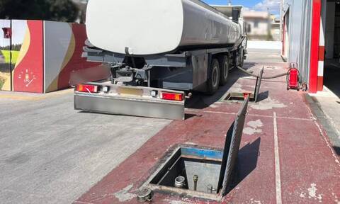 Περιστέρι: Έφοδος της ΕΛ.ΑΣ. σε βενζινάδικο – Βρέθηκαν κρυφές δεξαμενές με λαθραία καύσιμα