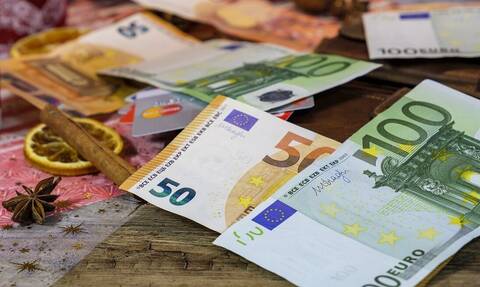 Έκτακτο επίδομα Πάσχα: Τη Μεγάλη Τετάρτη θα δοθούν τα 200 ευρώ σε 634.000 δικαιούχους