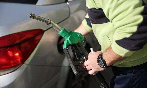Επίδομα βενζίνης: Ανοίγει η πλατφόρμα - Η αίτηση στο gov.gr σε τρία βήματα