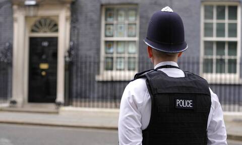 Συναγερμός στο Λονδίνο: Συνελήφθη ένοπλος κοντά στη Ντάουνινγκ Στριτ