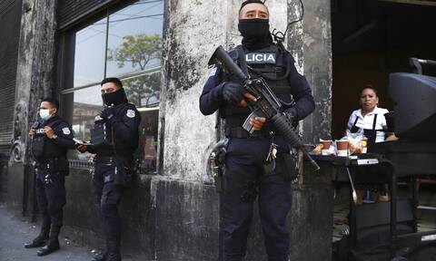 Ελ Σαλβαδόρ: Πάνω από 15.000 μέλη συμμοριών συνελήφθησαν σε έναν μήνα, σύμφωνα με τον πρόεδρο