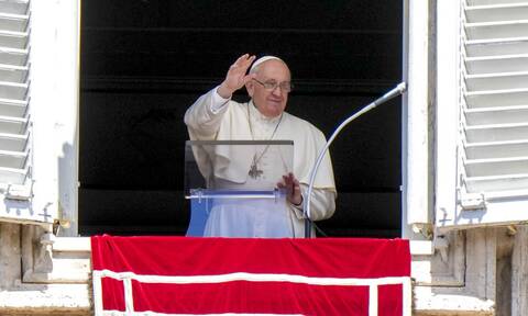 Πάπας Φραγκίσκος: Λυπηρό ότι ακούγονται περισσότερο τα όπλα, απ΄ ότι οι καμπάνες της Ανάστασης