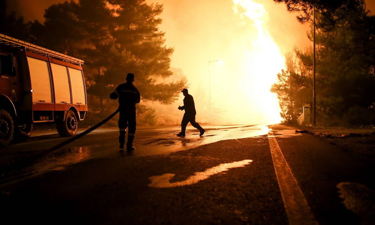 Φωτιά στη Λακωνία: Σε πλήρη εξέλιξη η πυρκαγιά στον Πάρνωνα στην περιοχή Βαρβίτσα