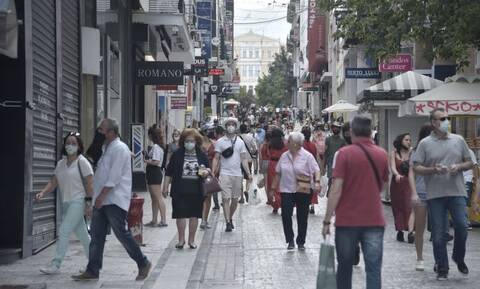 Ακρίβεια: Περιορισμένες αγορές, ανησυχία για το μέλλον – Ρεπορτάζ Newsbomb.gr στο κέντρο της Αθήνας