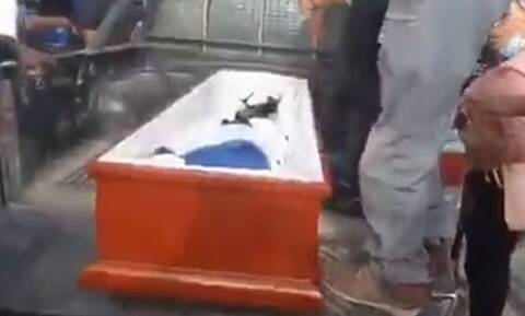 Τρόμος στο Περού: Γυναίκα «αναστήθηκε» στην κηδεία της - Πέθανε ξανά στο νοσοκομείο αργότερα