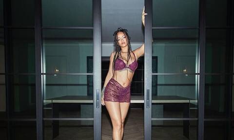 Rihanna: Έλειψε από το «Met Gala» όμως έλαμψε με το άγαλμά της (video)