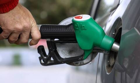 Ασμάτογλου στο Newsbomb.gr για βενζίνη: Έρχονται νέες αυξήσεις –Δύσκολες οι προβλέψεις για το μέλλον