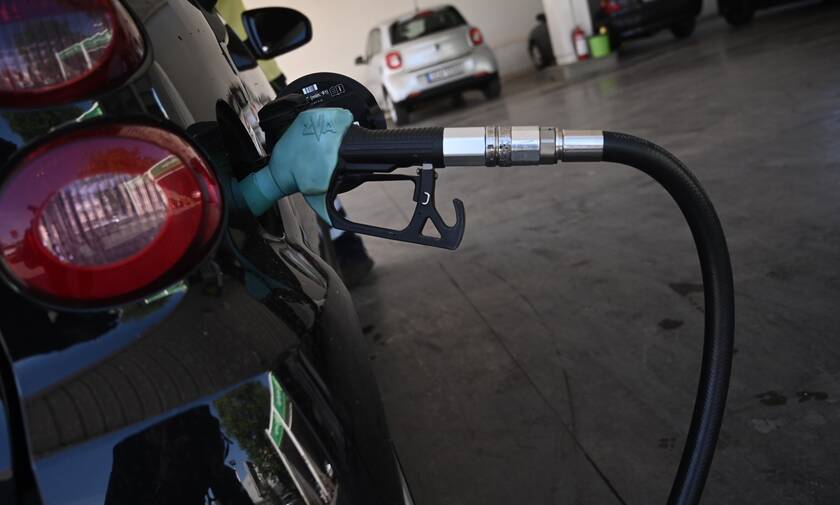Καύσιμα: «Zεματάνε» οι τιμές – «Βοηθάνε τα μέτρα αλλά θέλουμε περισσότερα» λένε στο Newsbomb.gr